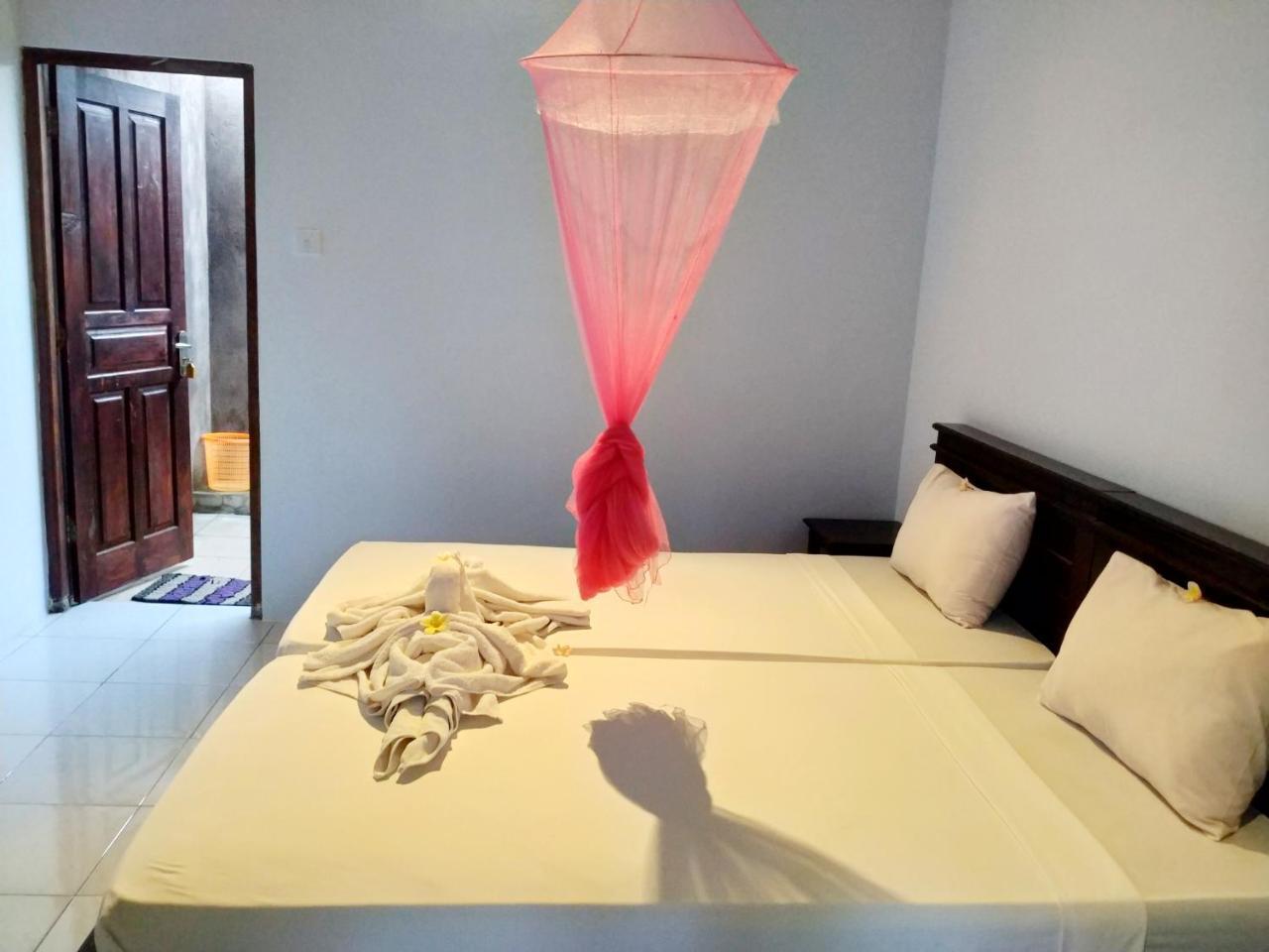 Angga Guest House Pemuteran Екстериор снимка